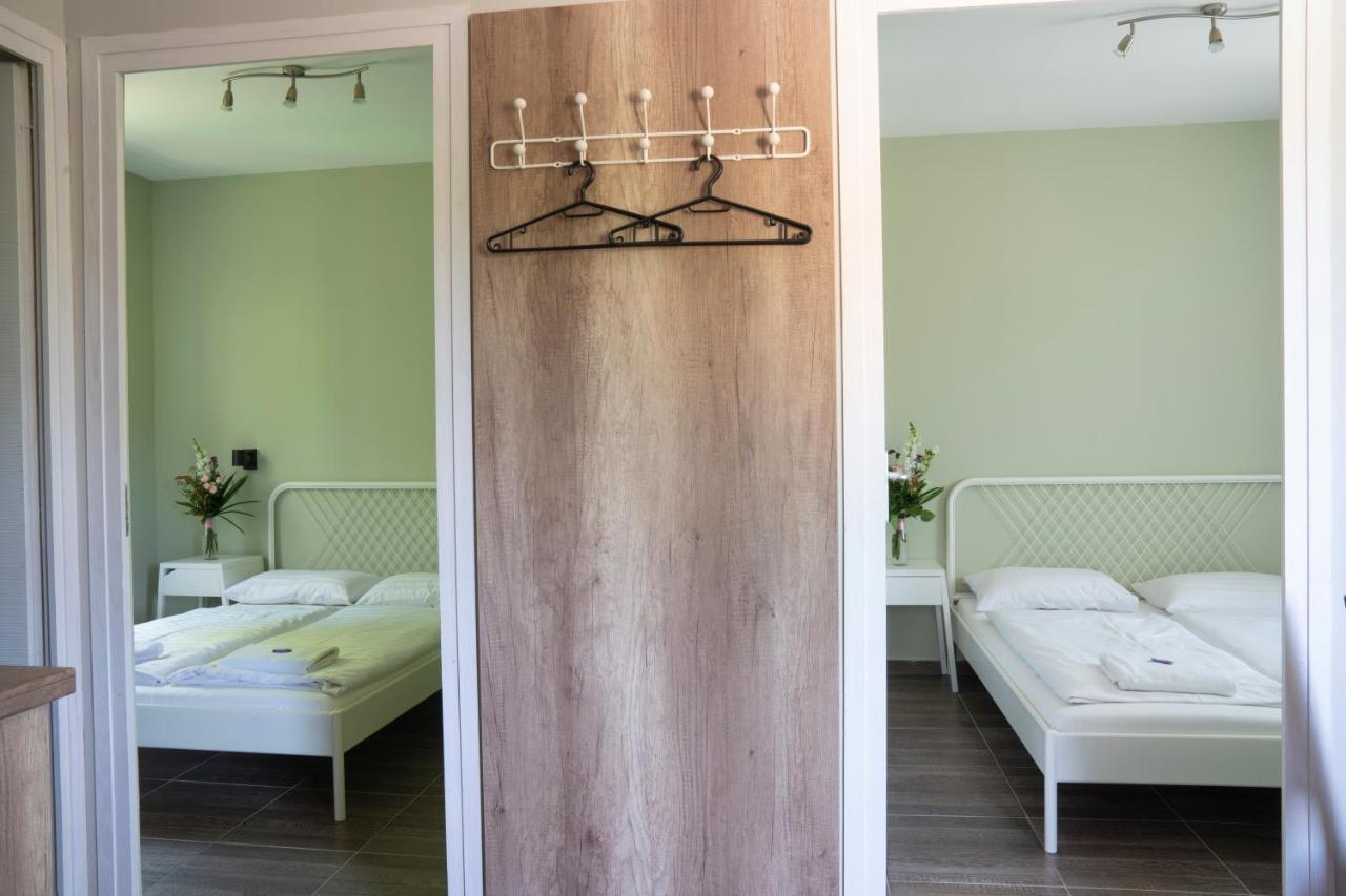 Tulipan Apartman Еґер Екстер'єр фото