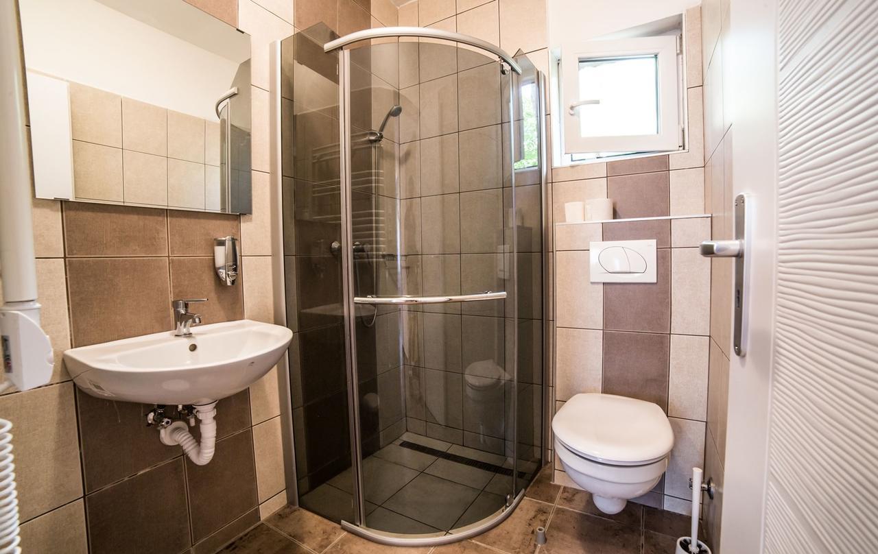 Tulipan Apartman Еґер Екстер'єр фото