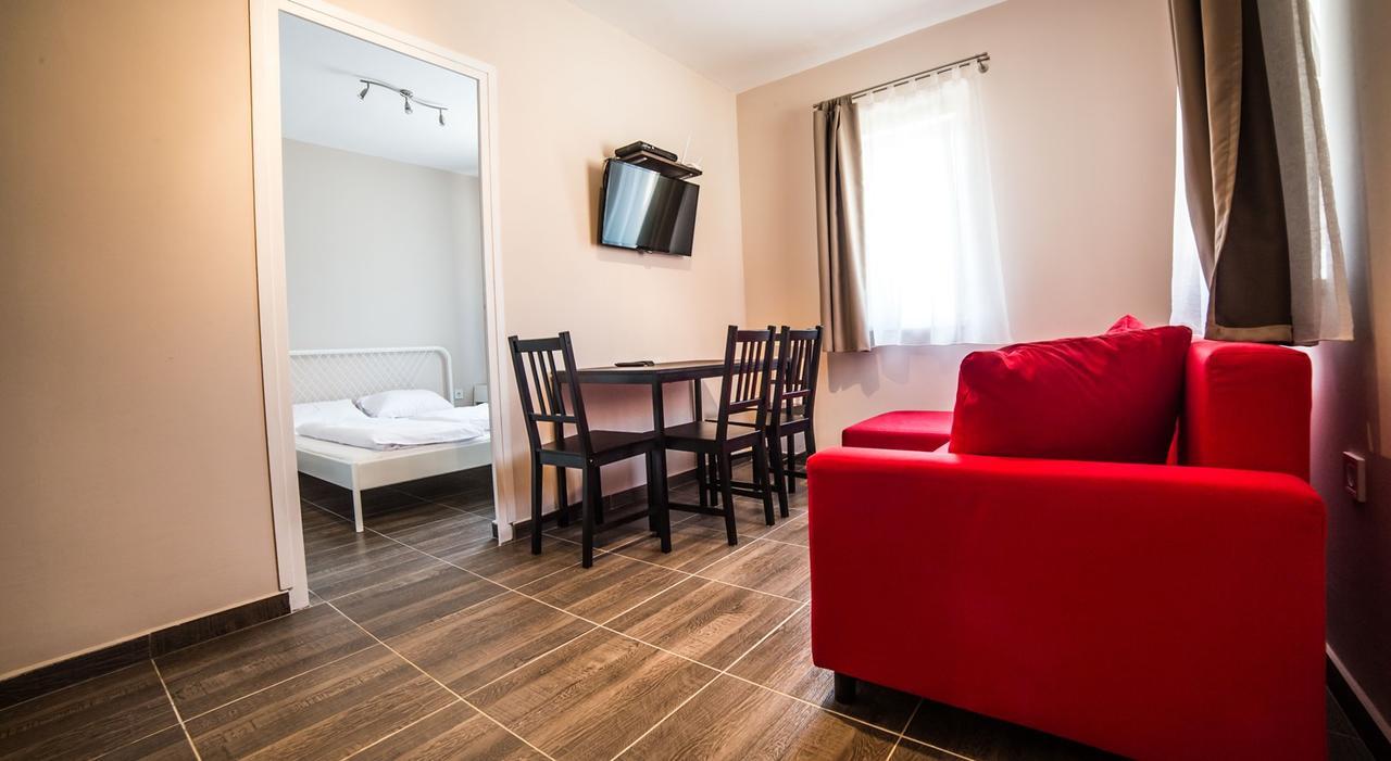 Tulipan Apartman Еґер Екстер'єр фото