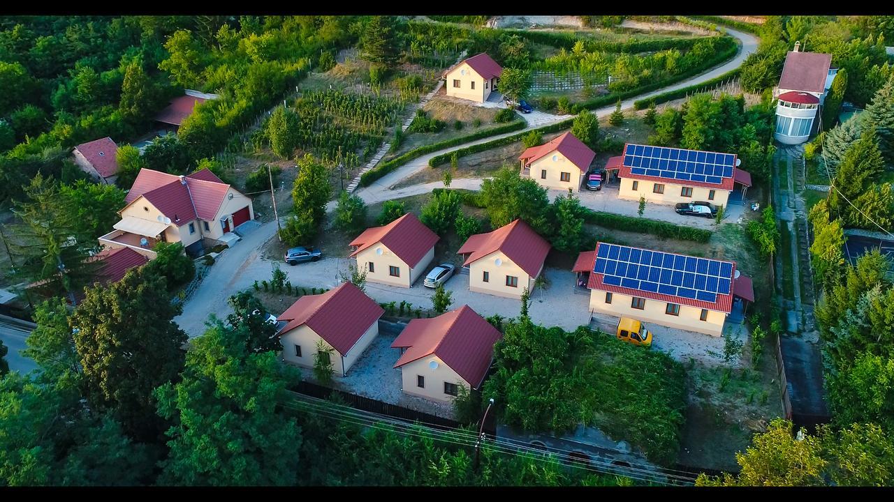 Tulipan Apartman Еґер Екстер'єр фото